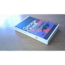 Nineteen Eighty-Four. George Orwell (Paperback) Penguin Modern Classics (2003)