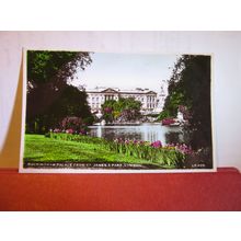 BUCKINGHAM PALACE from ST. JAMES PARK, LONDON unused vintage postcard Lansdown =