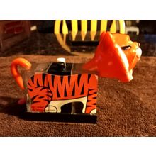 Old Vintage Original Tony The Tiger Salt & Pepper Dual Shaker By Whirley 1974
