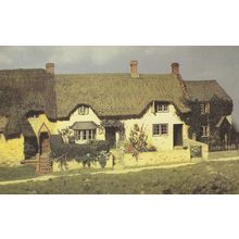 Pendon Parvis Thatched Cottages Model Railway Oxon Postcard