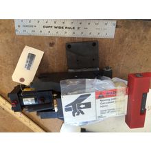 NEW PARKER 02.00 D2ANUS13A 1.000 PNEUMATIC PALLET STOP,series 2AN,AO