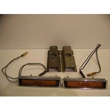 1970 71 CHRYSLER NEWPORT NEW YORKER 300 CORNERING LIGHTS OEM 3403510 3403511