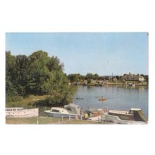 THE THAMES AT CHERTSEY, Surrey. used vintage postcard, not posted =