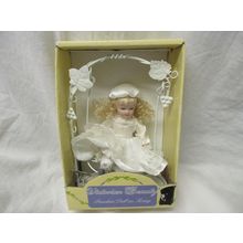 Collectable Victorian Porcelain Beauty Doll Living 5" Tall with Swingset