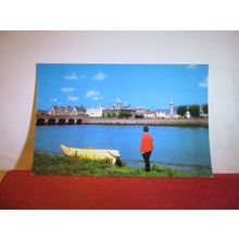 THE RIVER TAW, BARNSTAPLE, DEVON.. unused postcard =
