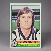 TOPPS FOOTBALL RED BACK 1977 #39 Notts County Steve Carter