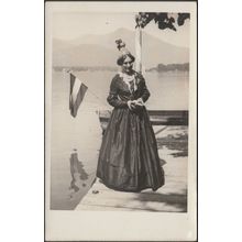 Eine Frau in Österreichische Tracht, c.1920s - Foto-AK
