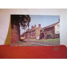 ST. THOMAS STREET, DEDDINGTON, OXFORDSHIRE used postcard by D.V.P. 1976 pm =