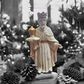 Nativity King - White Bisque with Gold Trim - W...