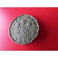1940 GEORGE VI BRASS THREEPENCE - COIN - 3 FREE...