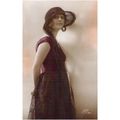 CARTE POSTALE - MODE - FEMME A CHAPEAU - REF 82A
