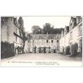 37 - USSE - RIGNY USSE - Le Château - la cour d...