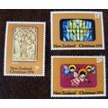 New Zealand 1976 Christmas set 3 mint stamps SG...