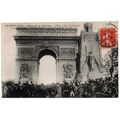 PRINTED POSTCARD OF VICTORY PARADE ARC DE TRIOM...