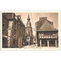 22 - DINAN - La Rue et la Tour de l'Horloge