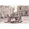 29 - LOCRONAN - le puit banal de la place