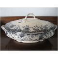 Kew blue and white heavy tureen 19th century.