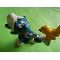 Hunter smurf with gun and bird