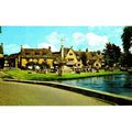 Colour Postcard - Memorial & River, Bourton-on-...