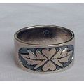 Leaves ring