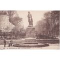Standard size printed postcard La Statue Jenner...