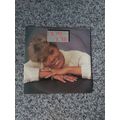 Dionne Warwick – Yours (ARIST518) 1982 (7" Single)