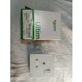 Schneider Screwless Flat Plate Single 15A Socke...