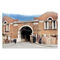 ptc9258 - London - The entrance to the Streatha...