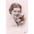 CARTE POSTALE - JEUNE FILLE - REF 7