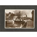 Postcard Berkshire Maidenhead Boulters Lock