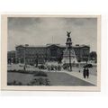 Queen Victoria Memorial statue, Buckingham Pala...