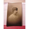 UNKNOWN GIRL antique b/w photograph postcard Gu...