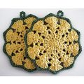 Pot Holders hot pads round yellow and green kit...