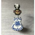 Hard Rock Cafe AMSTERDAM 2009 Delft Pottery Pin...