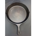 Utopia Kitchen Pan Cast Iron Round Surface Heav...