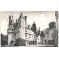 37 - USSE - Le Château - la cour d'honneur et l...