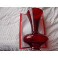 VASE RED GLASS SHAPED (03/12)