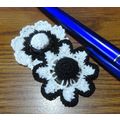 Button flowers #bf012 lot of 2 crochet decorati...