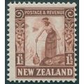 New Zealand 1935 1½d red-brown Perf 14x13½ SG55...