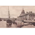 Custom House Dublin Irish Postcard (IRE72207)