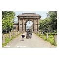 ptc7353 - Lancs - Family entering Heaton Park G...