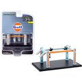 Adjustable Four-Post Lift "Gulf Oil" Light Blue...