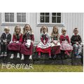 Posta: Tourist Postcard: Children in National C...
