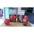 3D CRYSTAL PUZZLES - TIN ROBOT & APPLE (2 Puzzles)