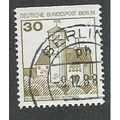 BERLIN - 1976 30pf 'GERMAN CASTLES '(EX BKLT) F...