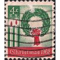 USA, CHRISTMAS, Wreath and Candles, red & green...