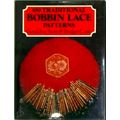 100 Traditional Bobbin Lace Patterns - Geraldin...