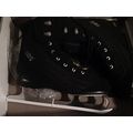 Vic Thinsulate 3M black ice skates US 7 ladies