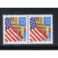 USA 1995 FLAG OVER PORCH SELF ADHESIVE PAIR SEL...