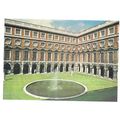 FOUNTAIN COURT, HAMPTON COURT PALACE, LONDON un...
